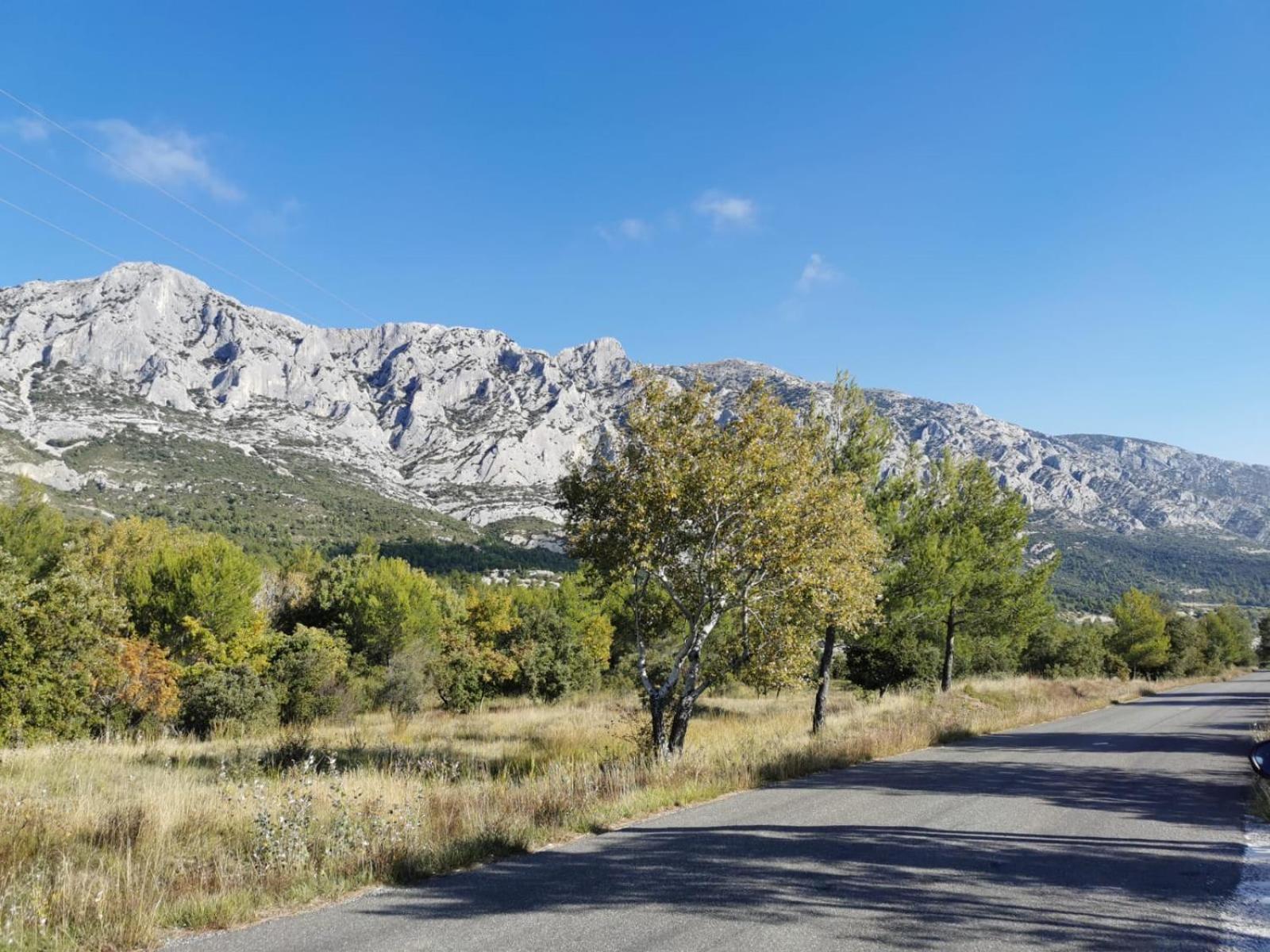 Studio Nuitee En Provence 2 Éguilles Buitenkant foto